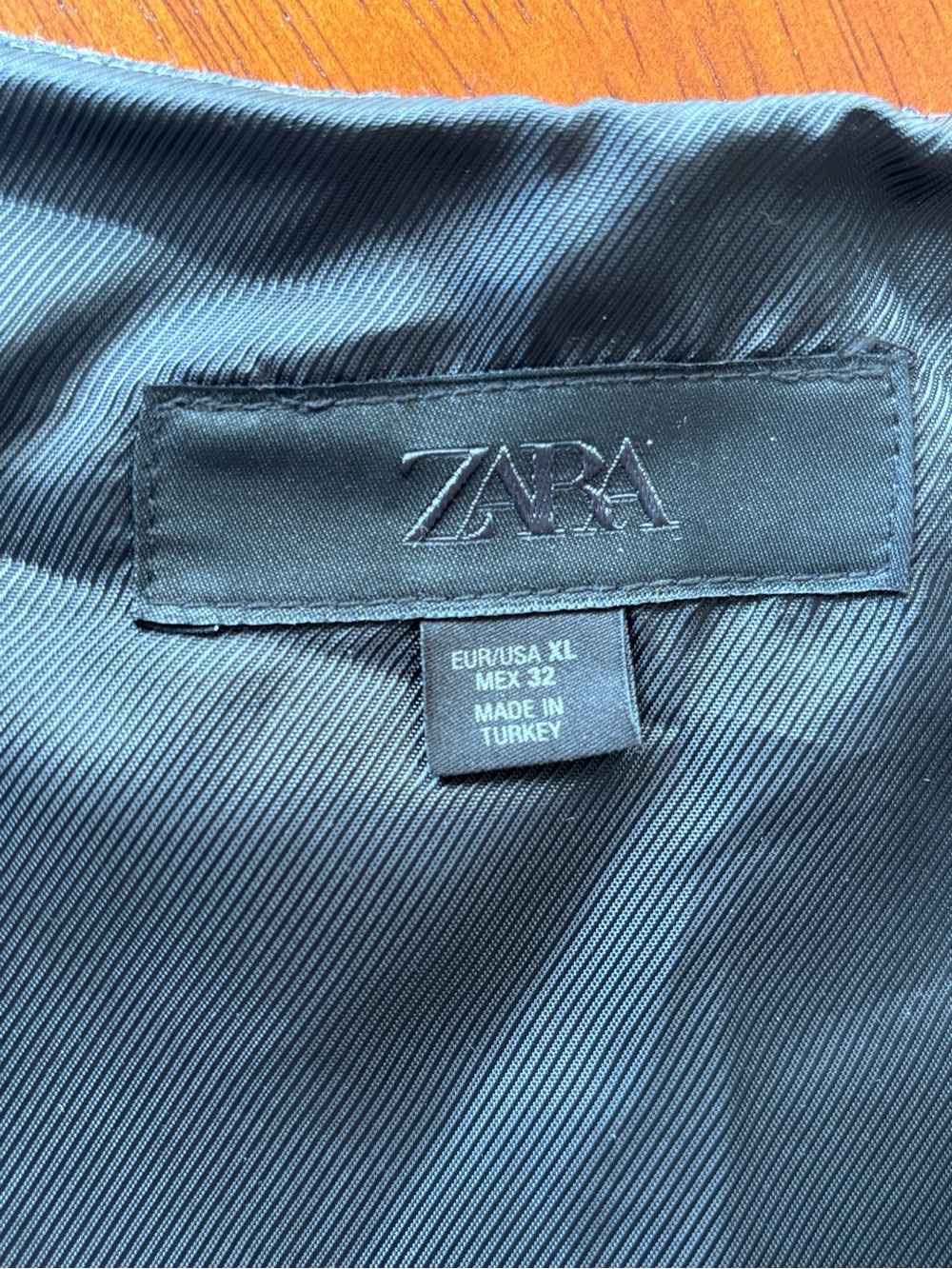 ZARA Women's Charcoal Pinstripe V-Neck Button-Front Top EUC XL - Picture 8 of 13
